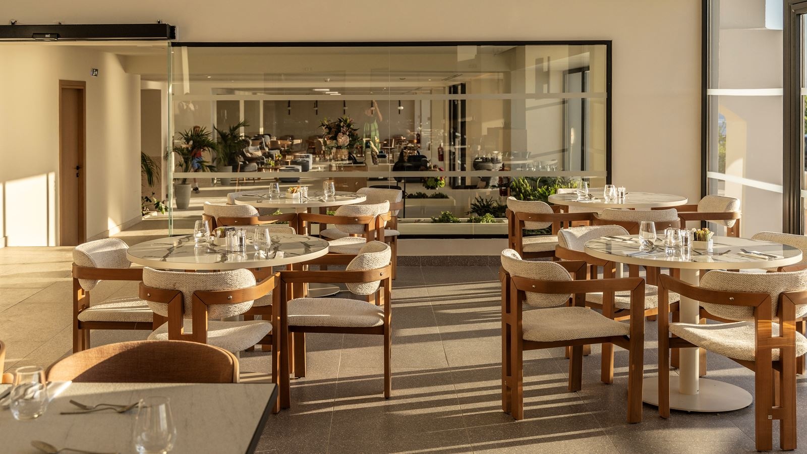 restaurants-restaurants