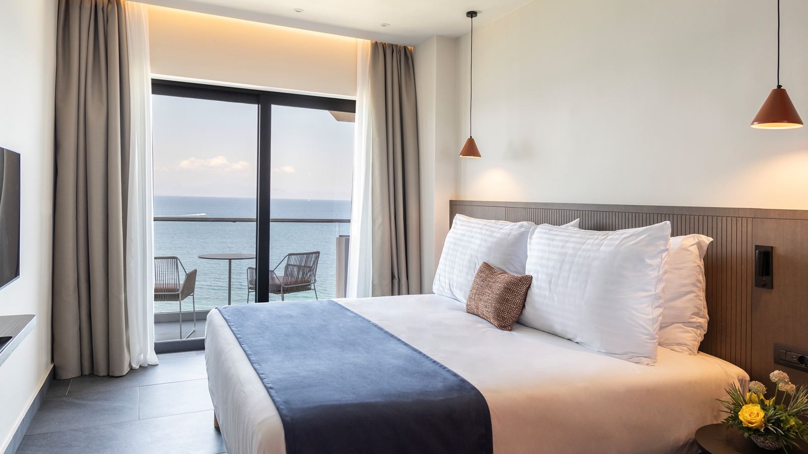 rooms-superior-room-sea-front