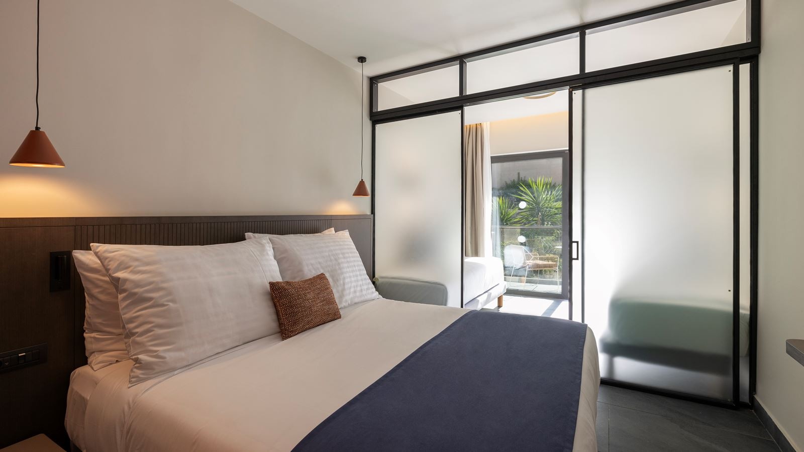 rooms-family-room-inland-view