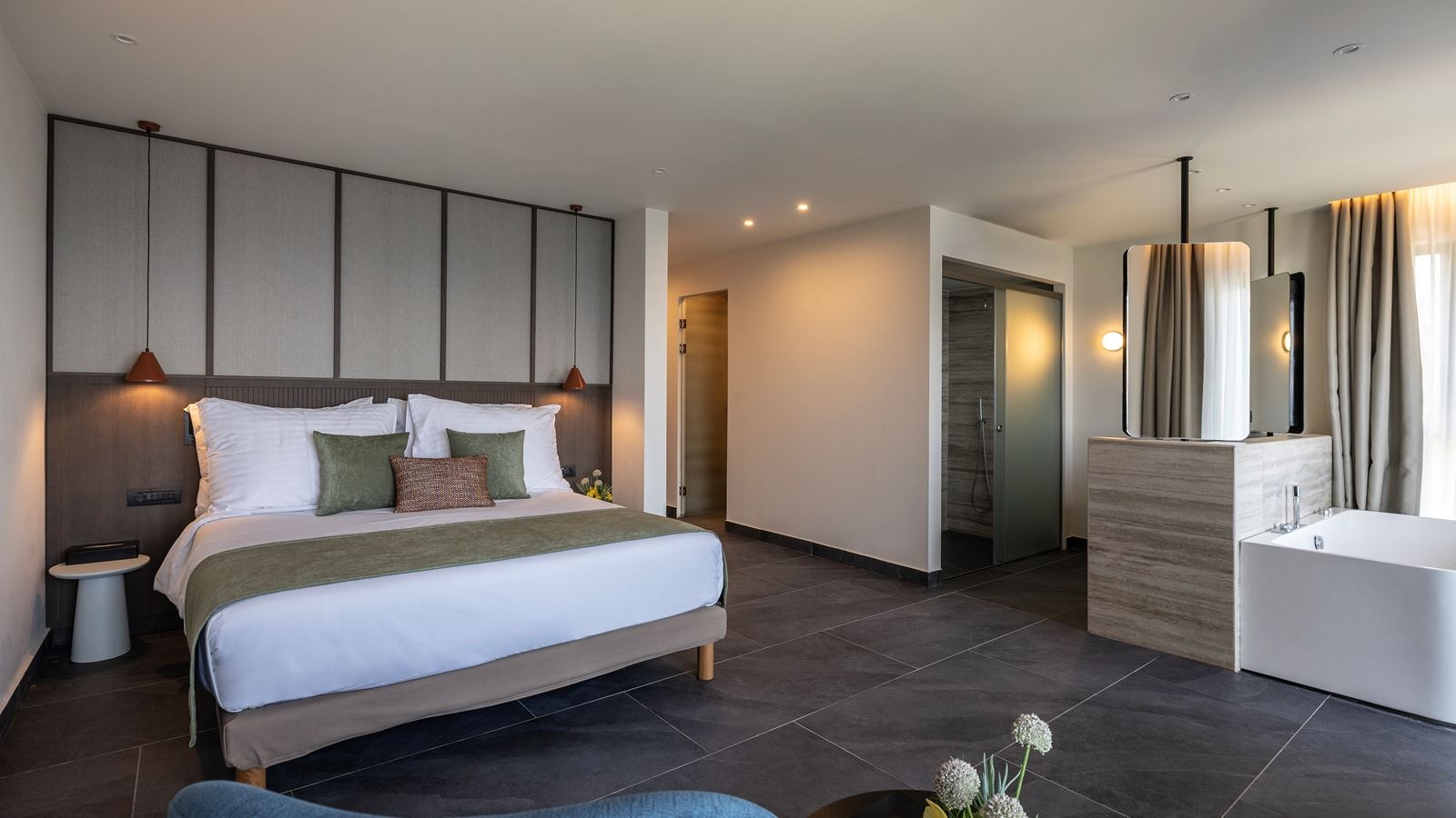 rooms-grand-suite-front-sea-view