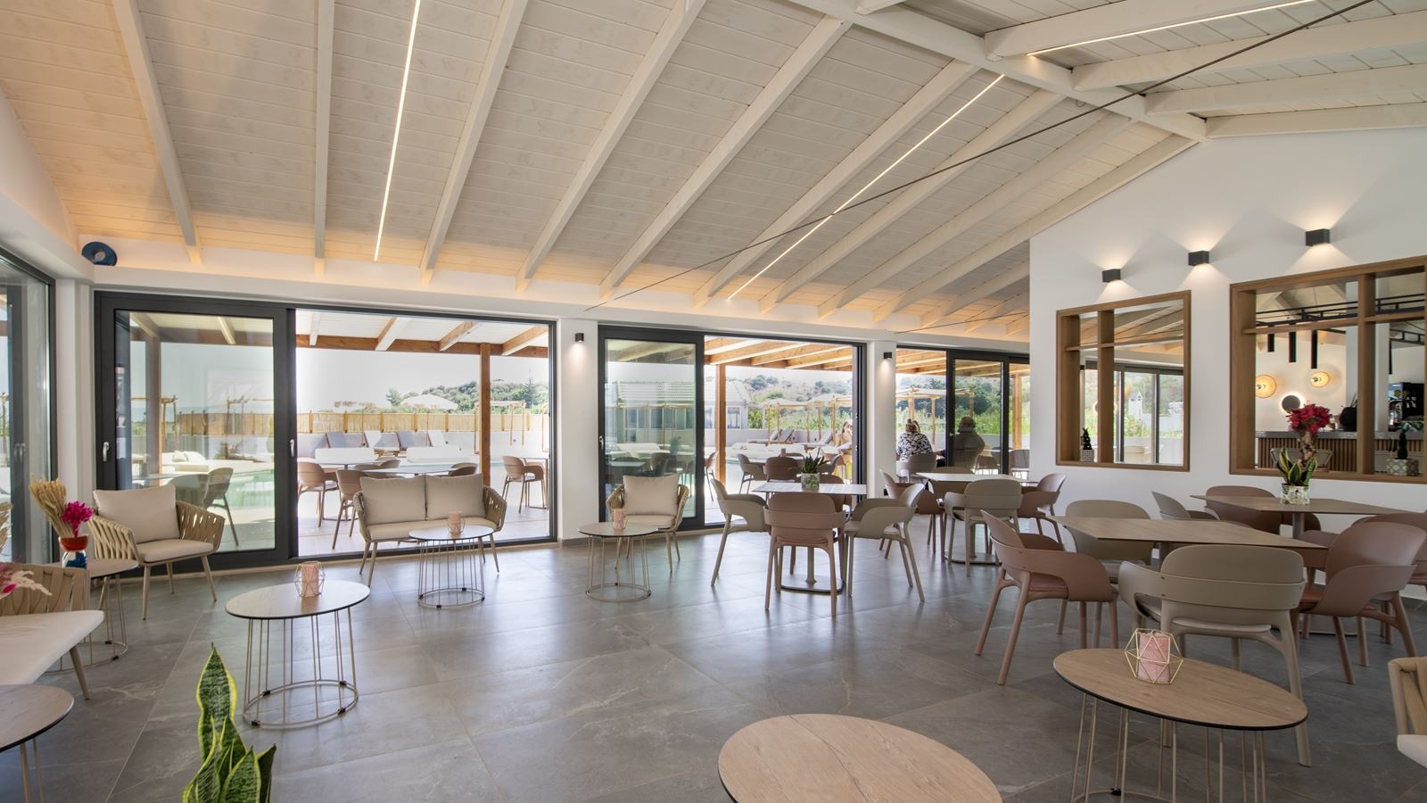 bars-mare-garden-pool-bar