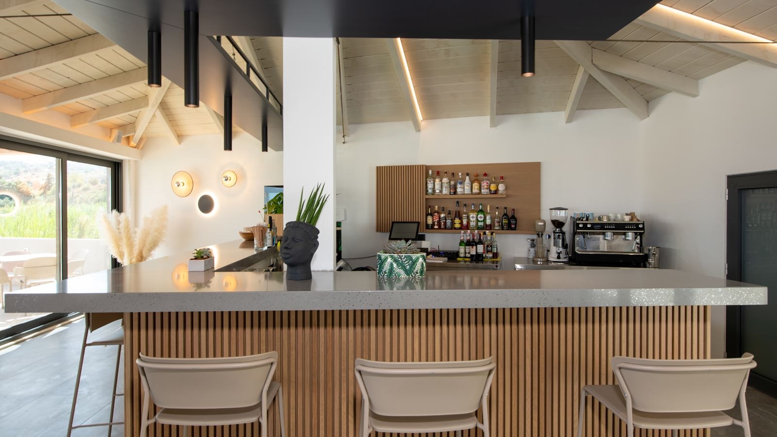 bars-mare-garden-pool-bar