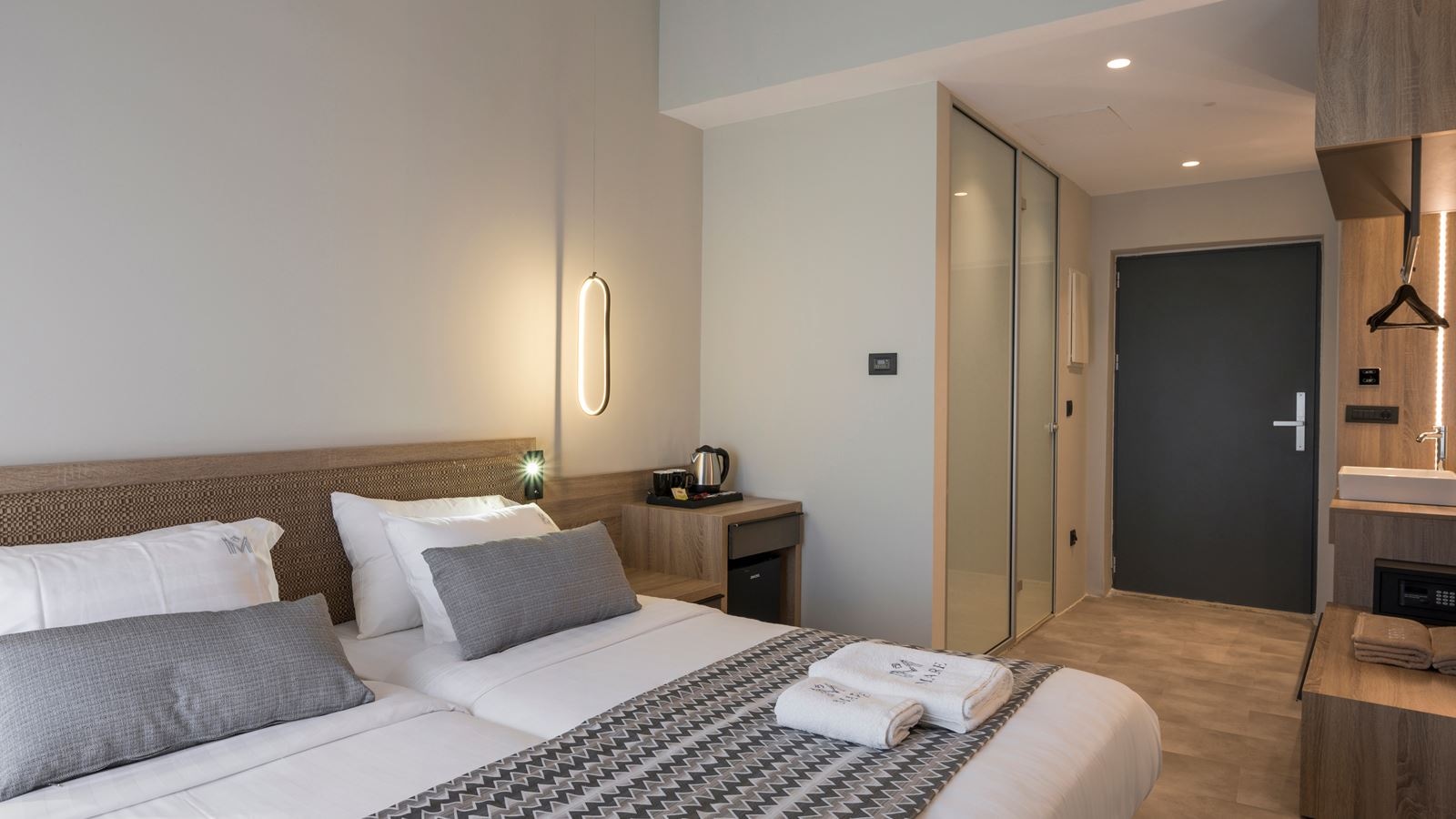 rooms-double-garden-view