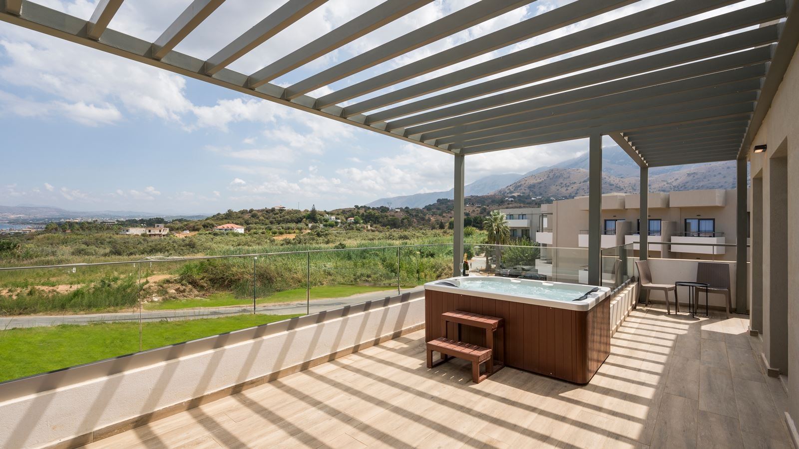 rooms-suite-with-jacuzzi