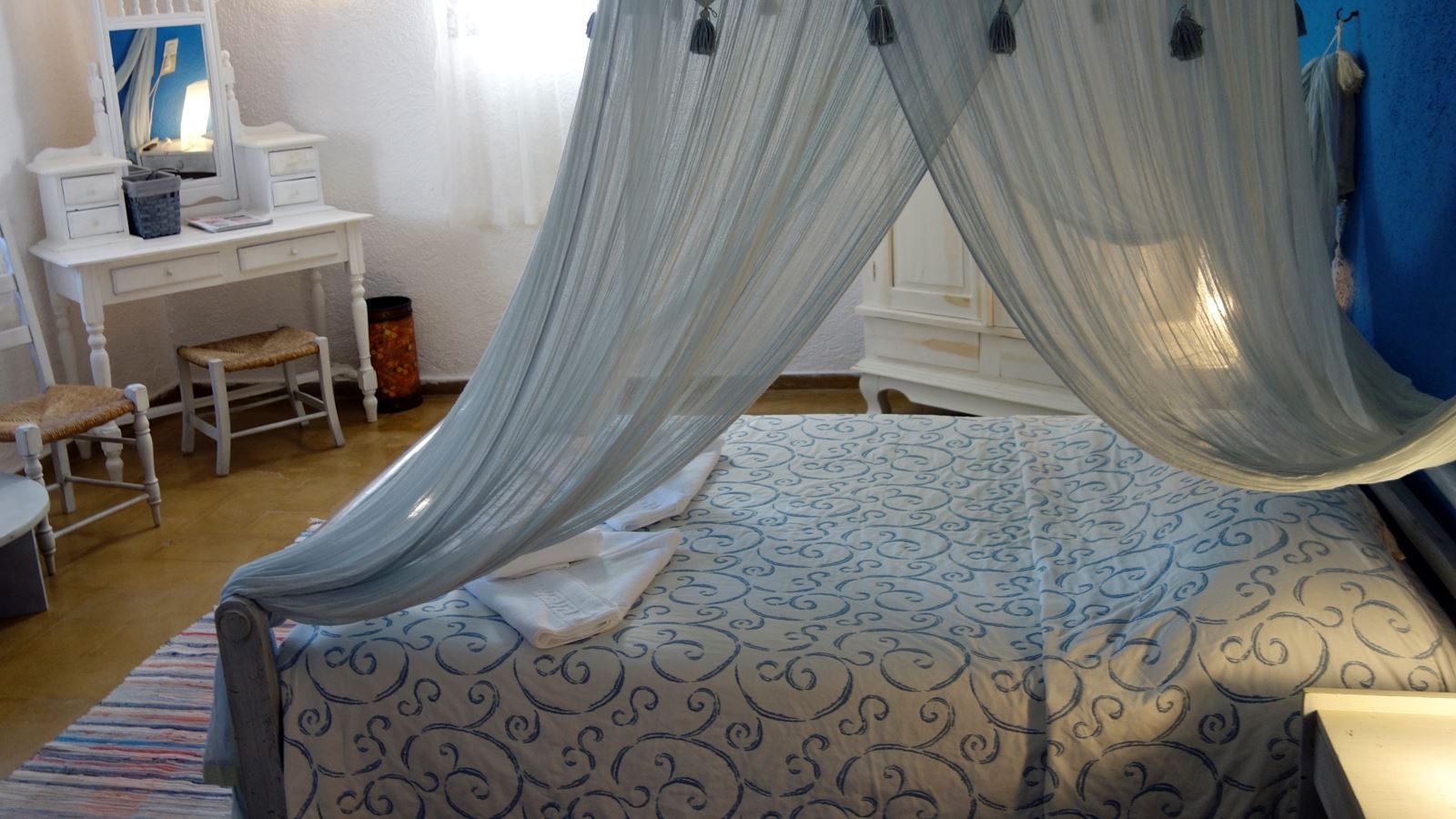 rooms-one-bedroom-apartment-garden-view