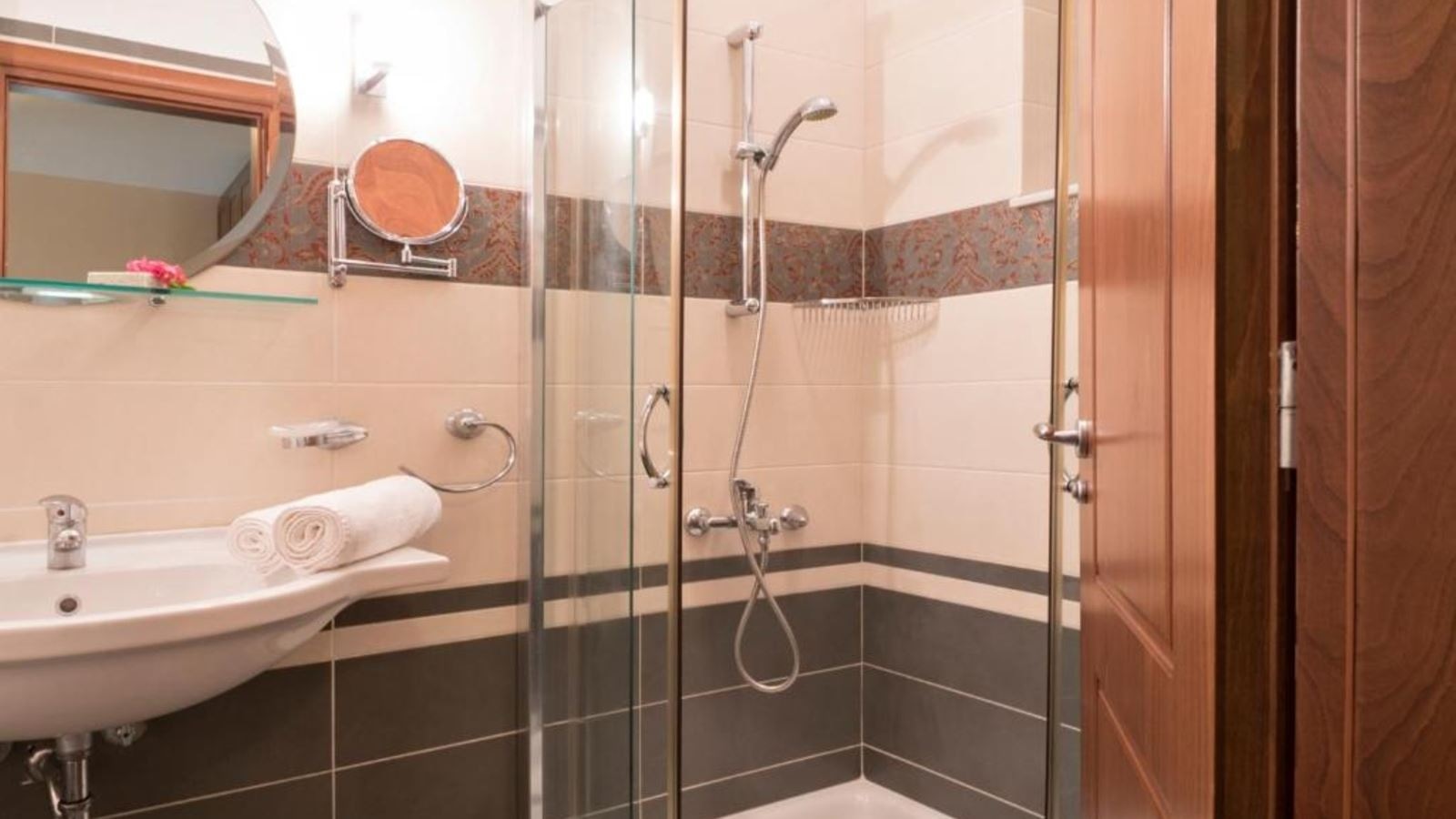 rooms-superior-maisonette-pool-view-balcony-or-terrace