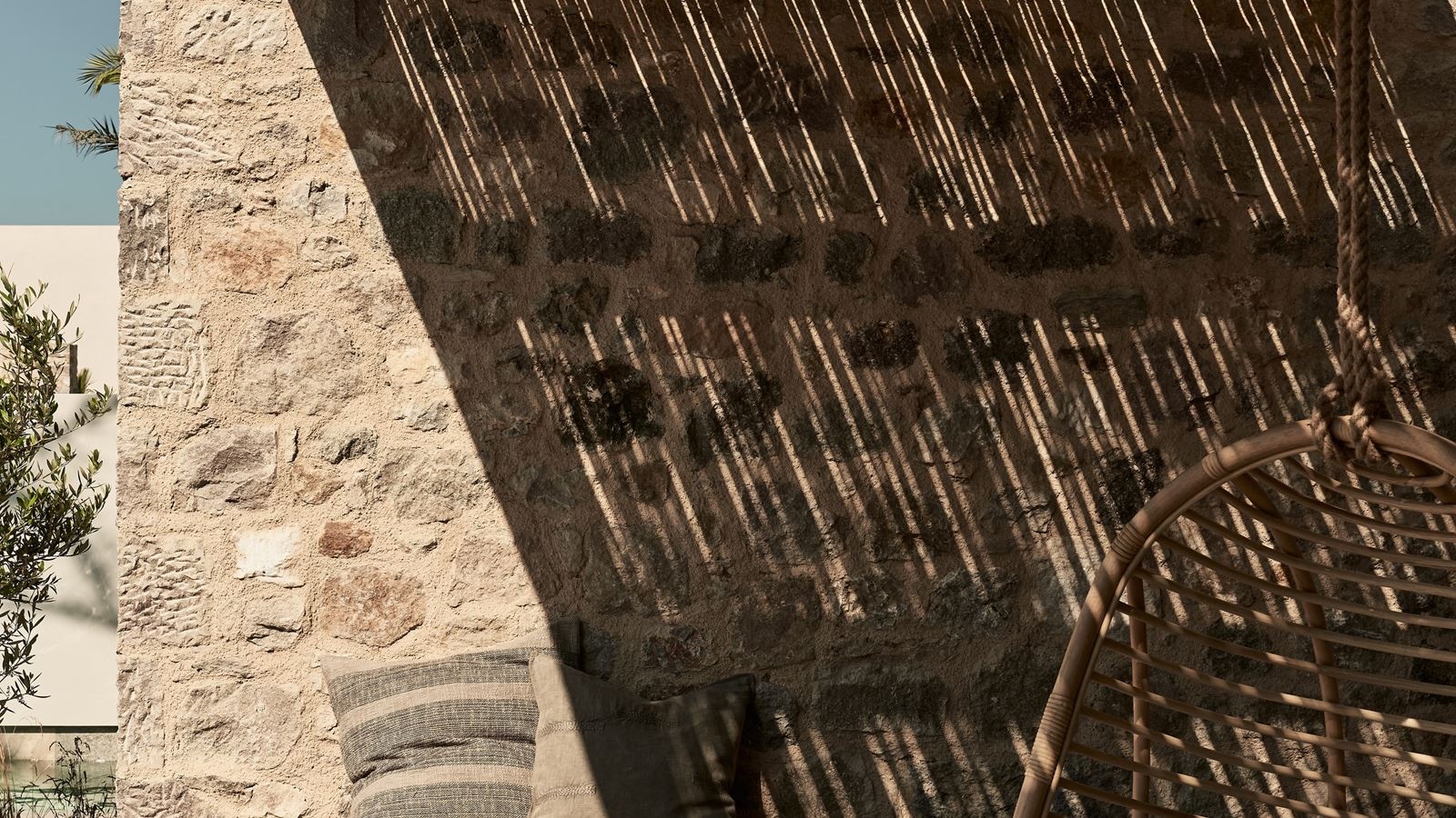 rooms-private-pool-suite