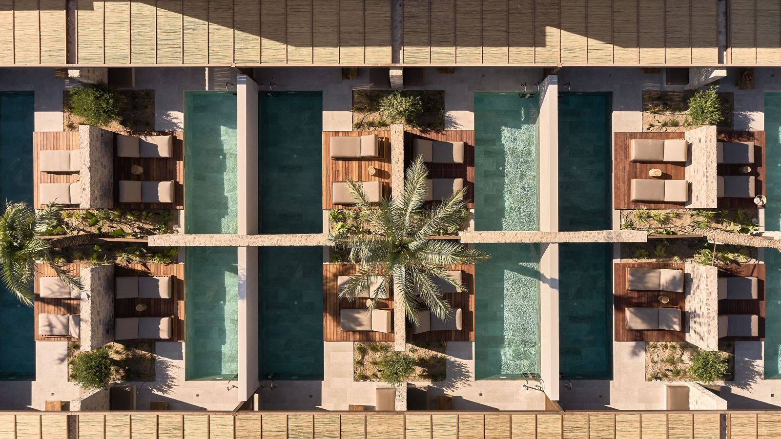 rooms-private-pool-suite