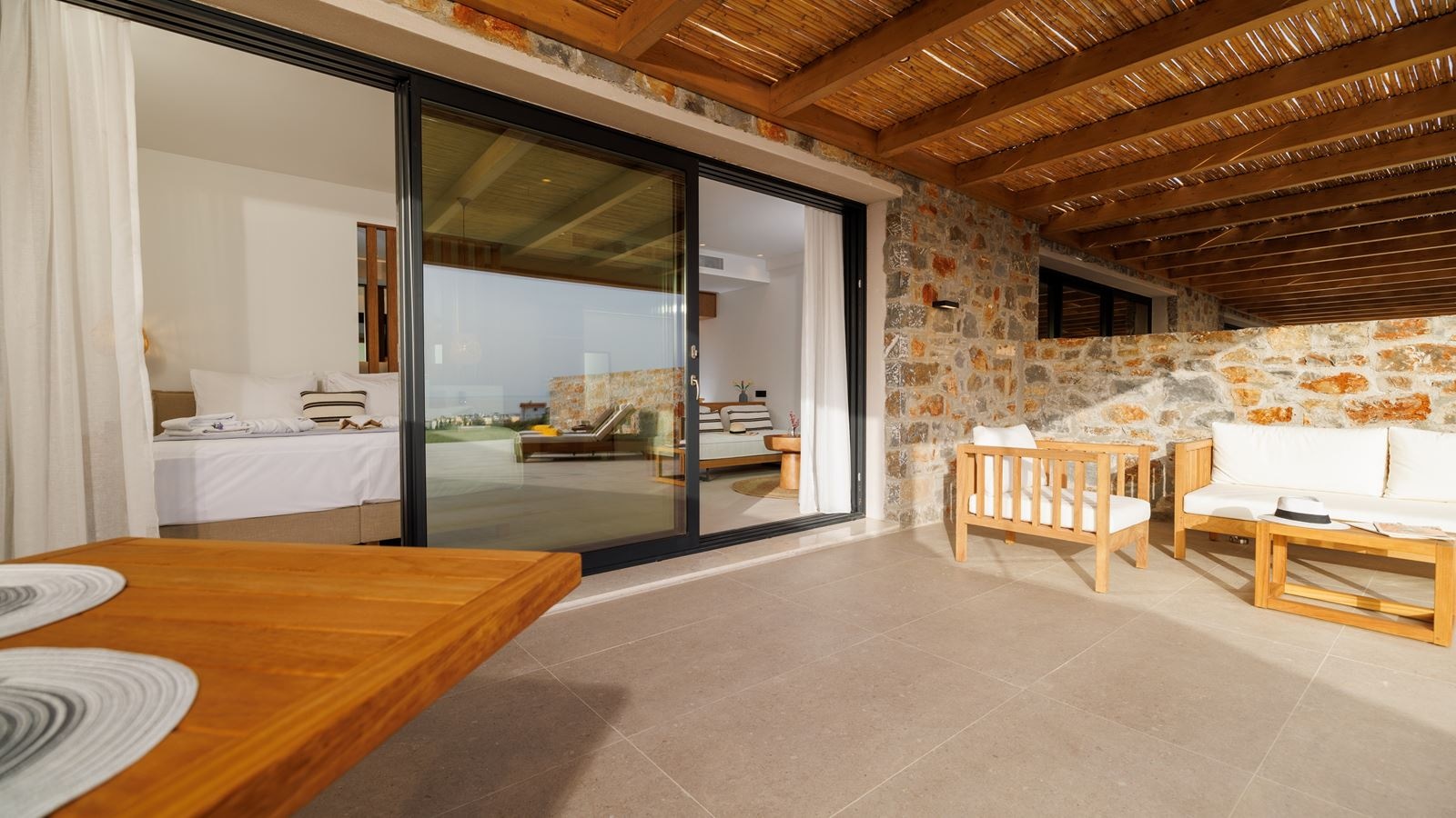 rooms-junior-suite-with-private-pool