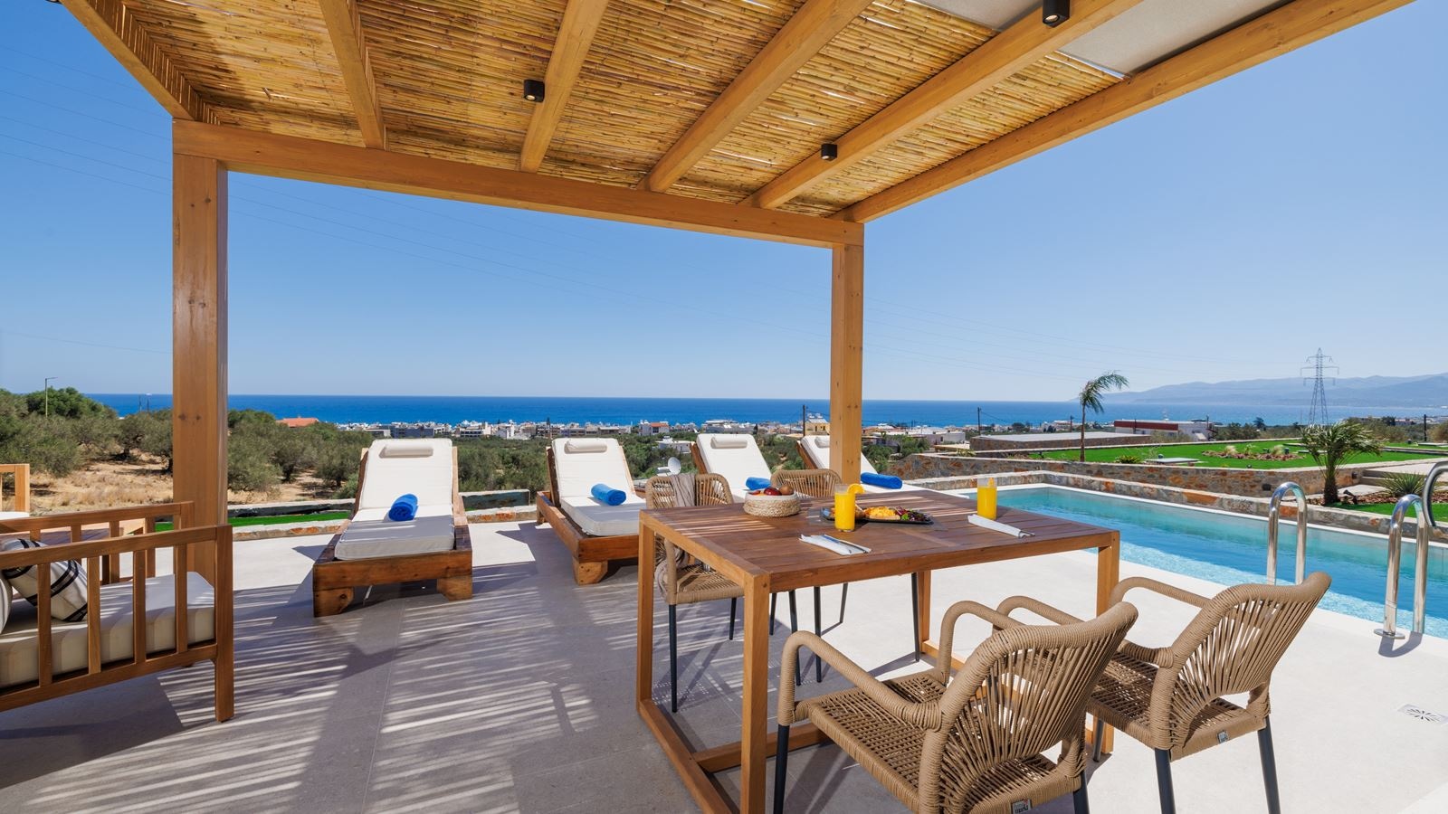 rooms-twostorey-suite-with-private-pool