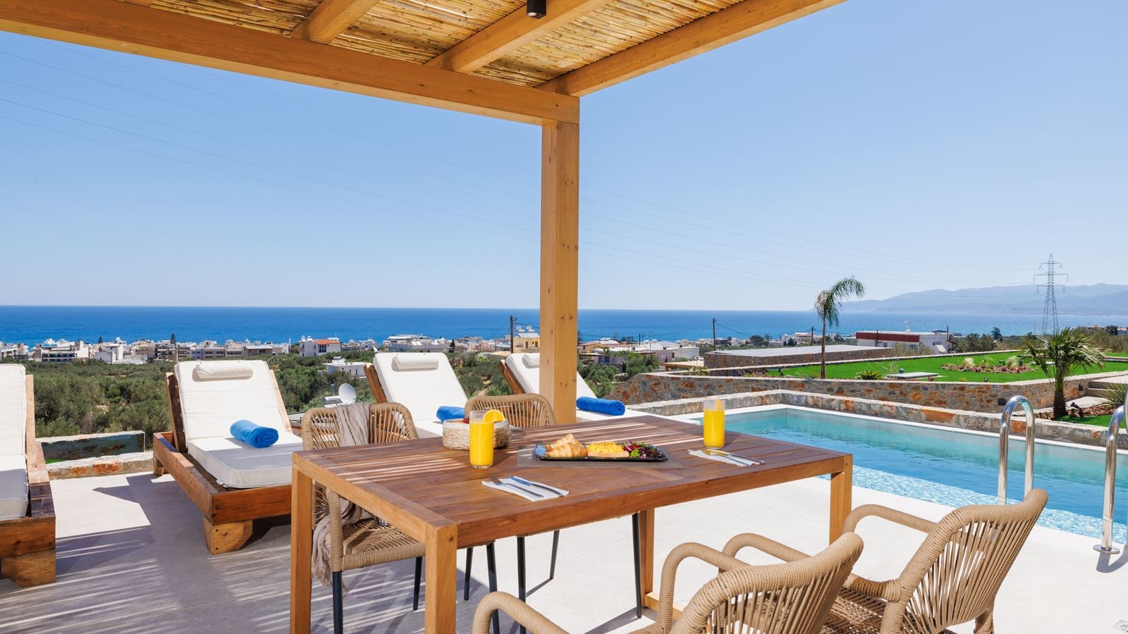 rooms-twostorey-suite-with-private-pool