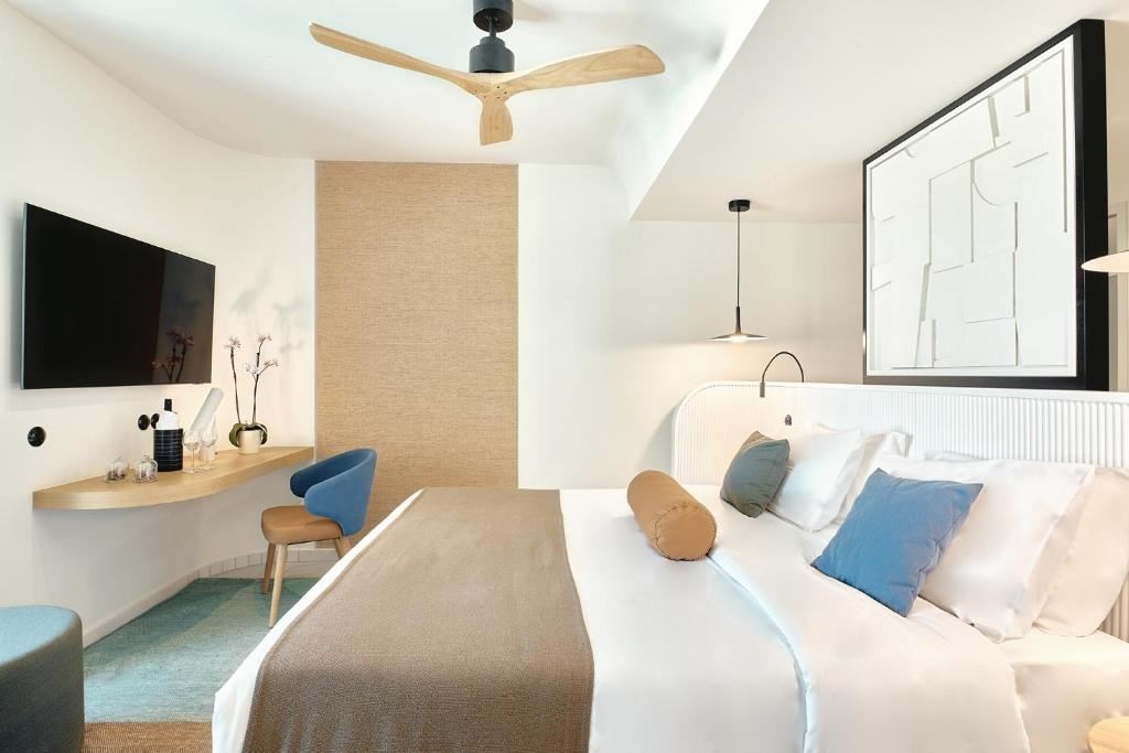 rooms-double-room-deluxe-side-sea-view