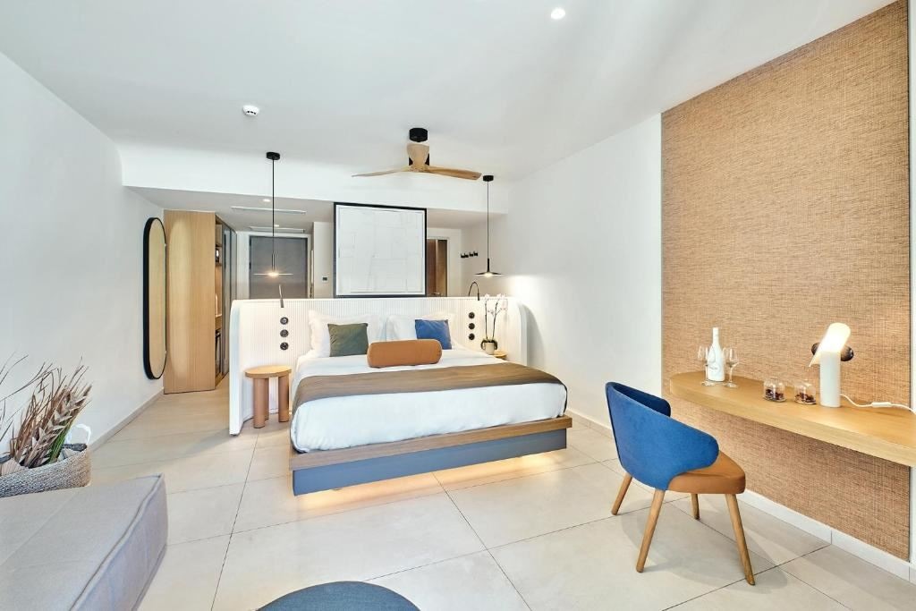 rooms-junior-suite-pure-luxe-swim-up