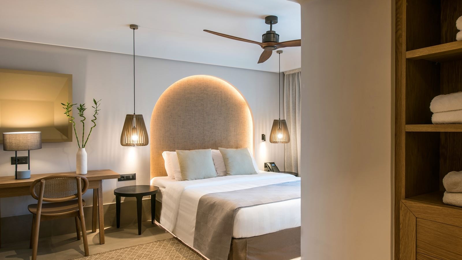 rooms-room-double--deluxe