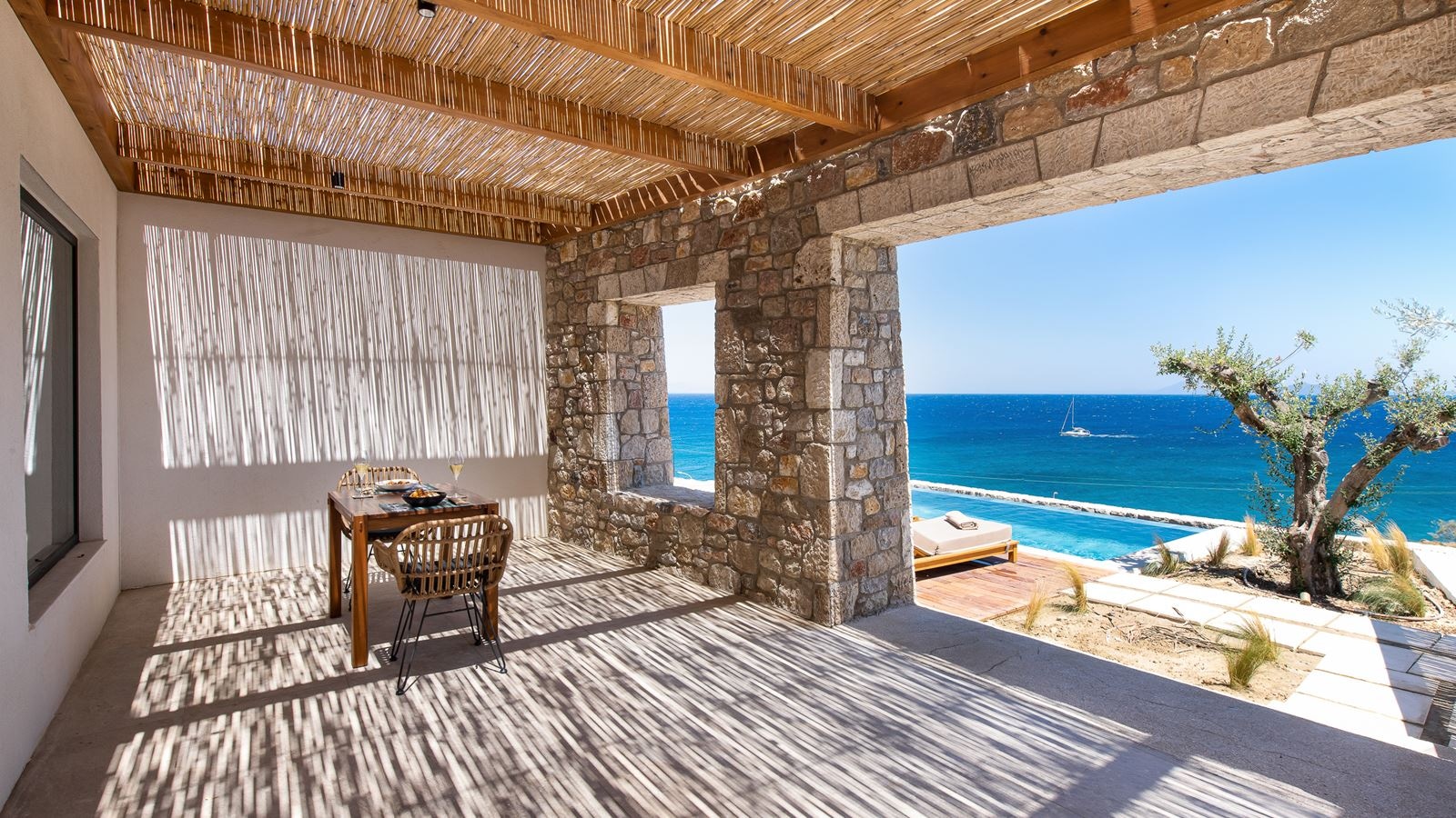 rooms-suite-sea-vie-with-private-pool