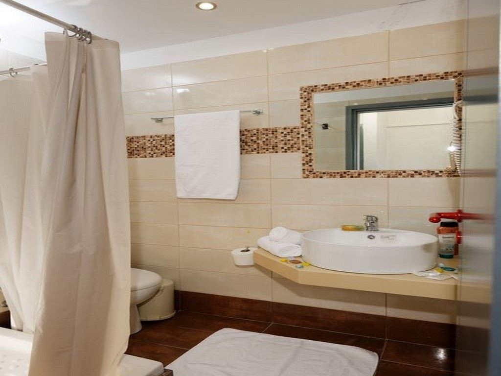 rooms-economy-dbl-land-view