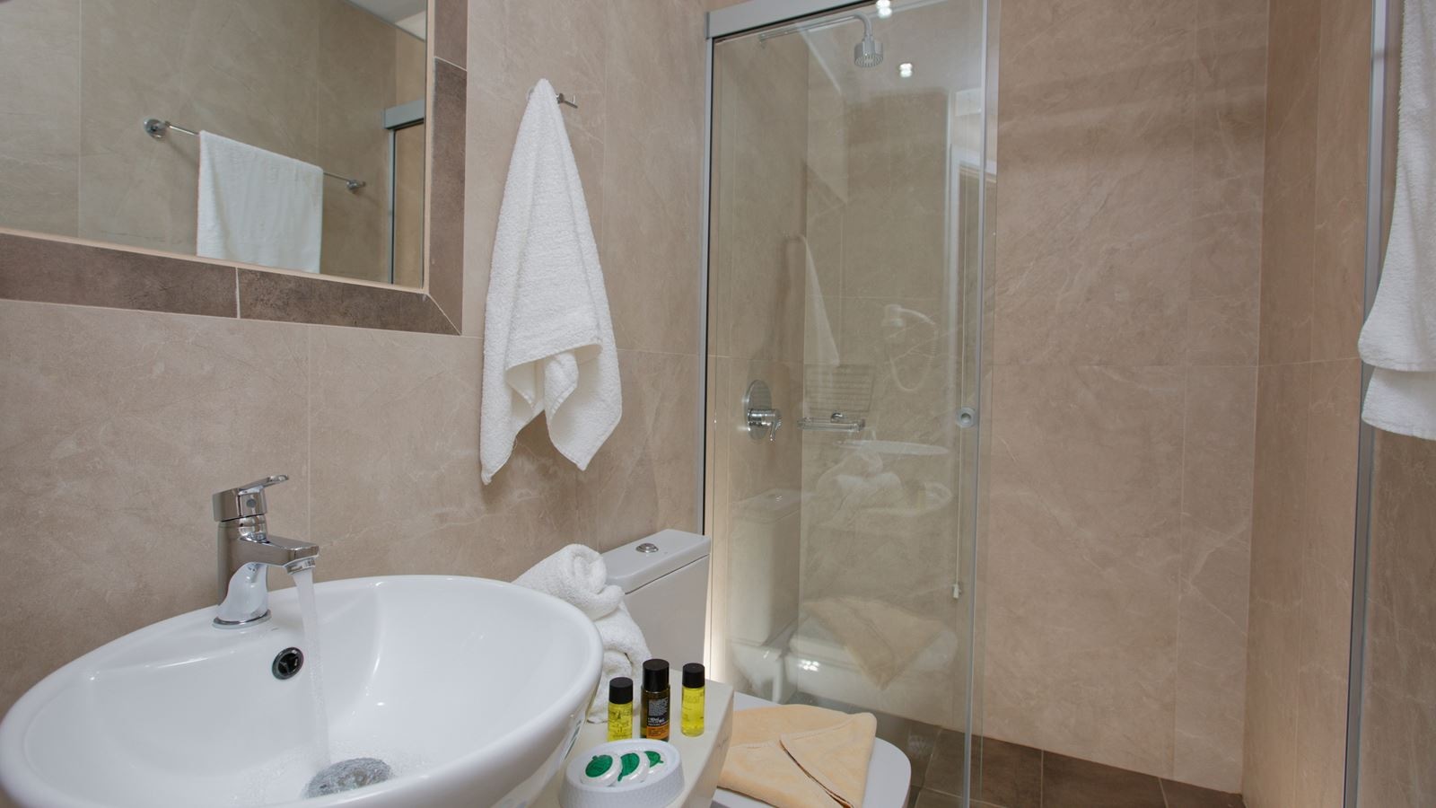 rooms-standard-double-room-land-view