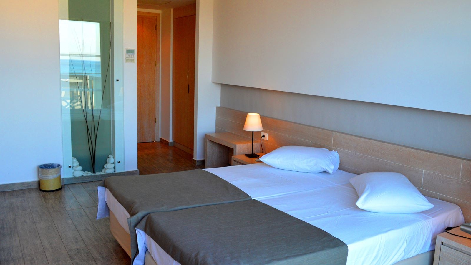 rooms-twin--room-garden-view