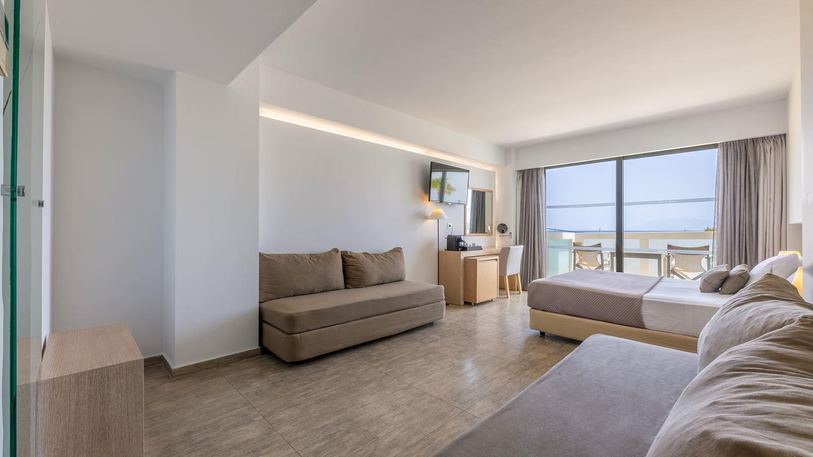 rooms-open-plan-family-room