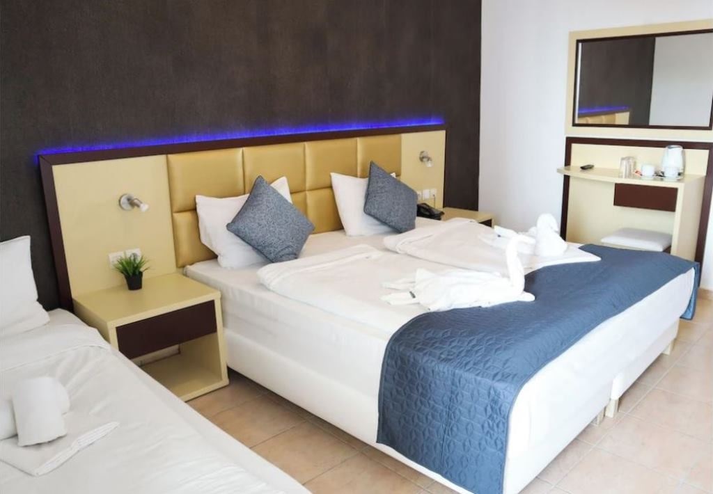 rooms-double-side-sea-view-balcony-or-terrace