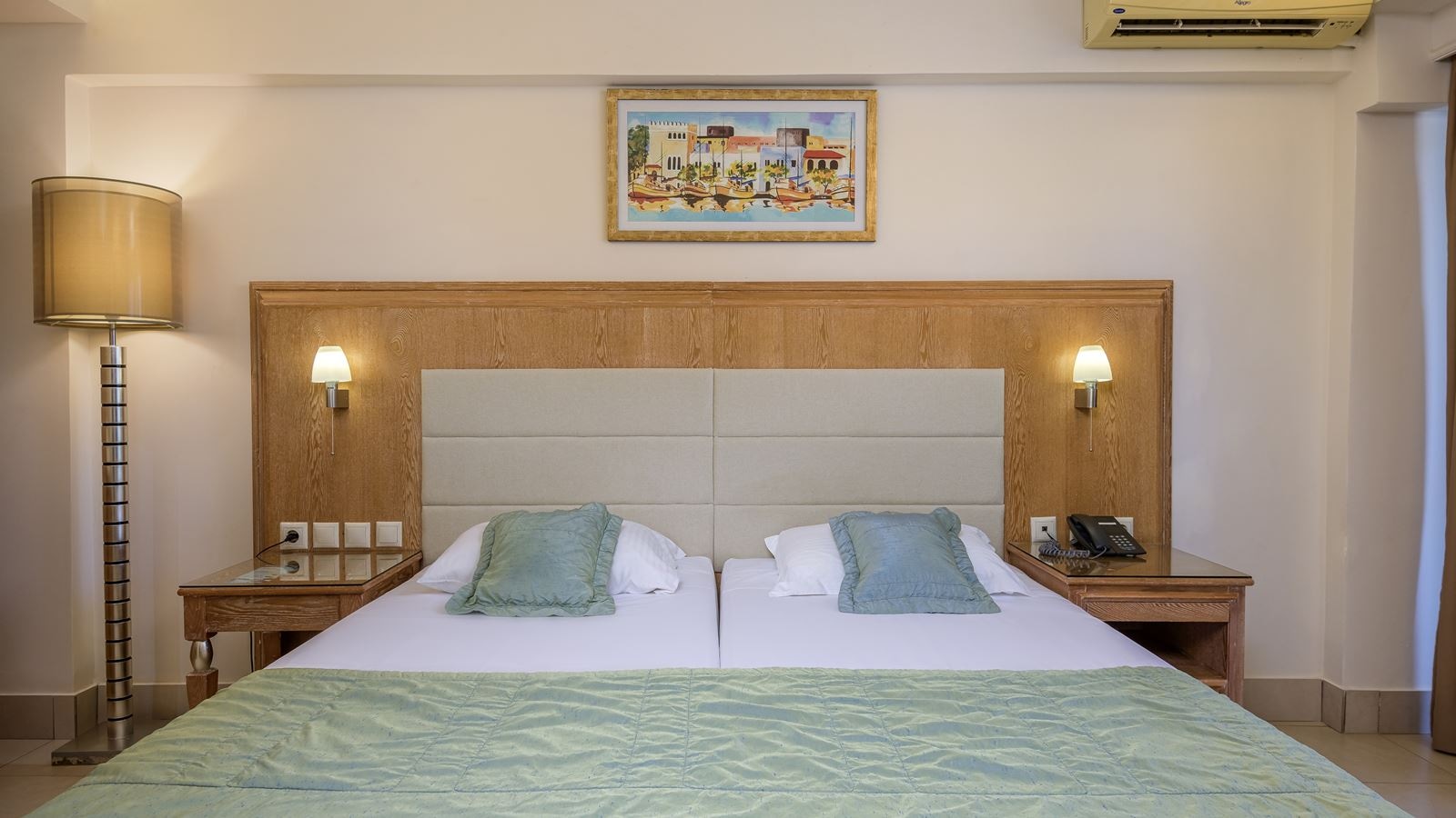 rooms-superior-family-room