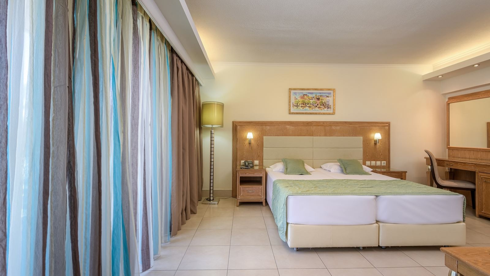 rooms-superior-family-room