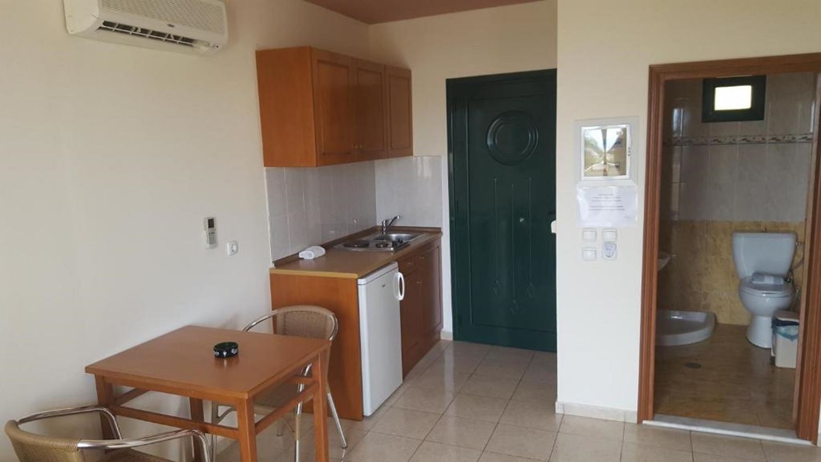 rooms-quadruple-room