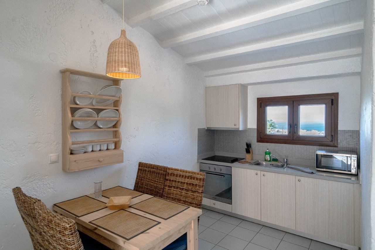 rooms-one-bedroom-traditional-apartment