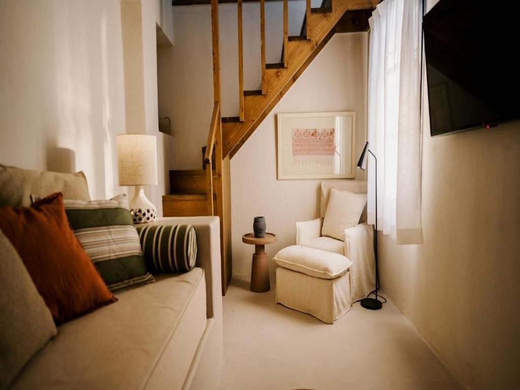 rooms-two-bedroom-traditional-apartment