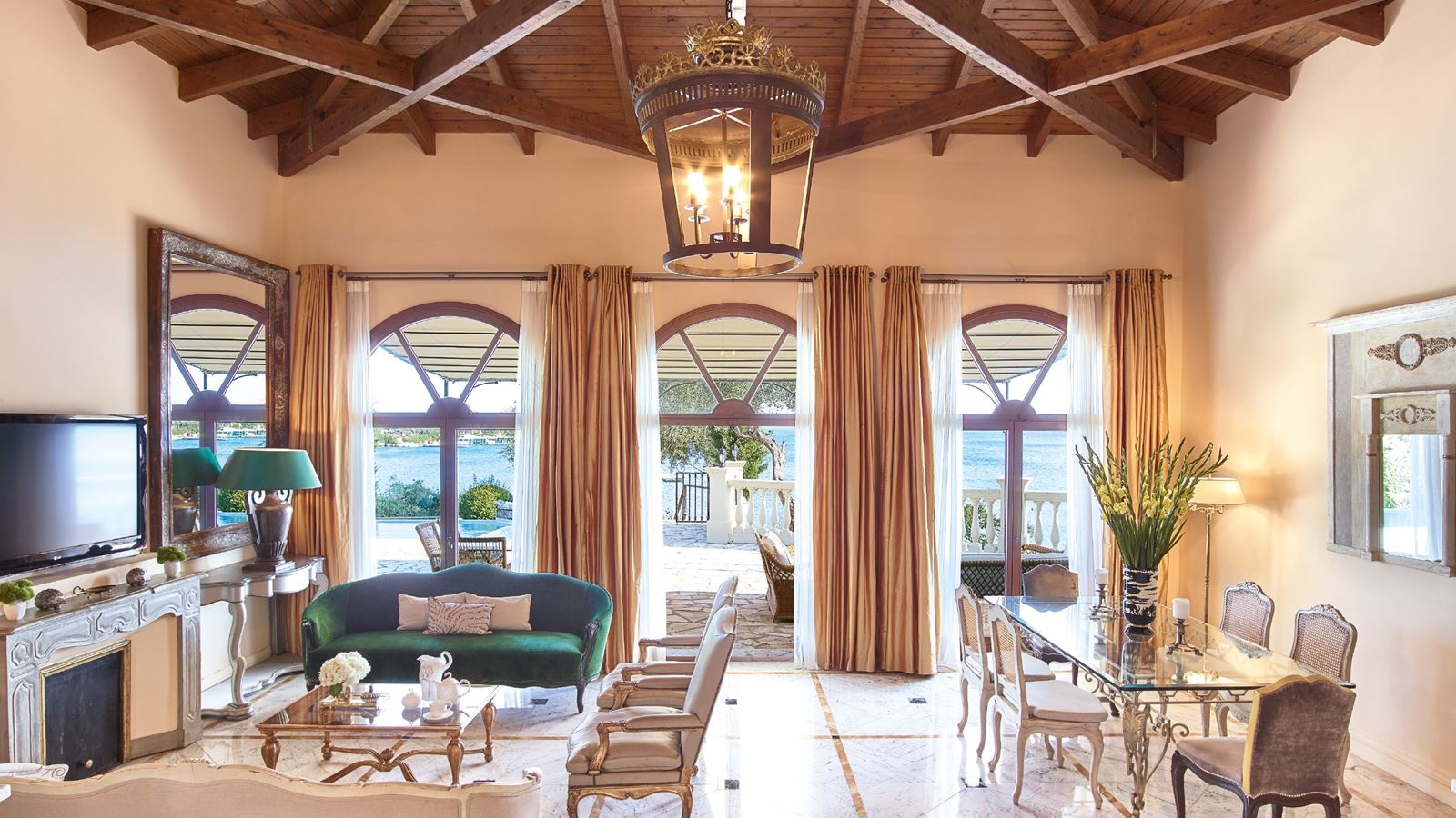 rooms-palazzo-imperiale-on-private-peninsula-4-bedroom