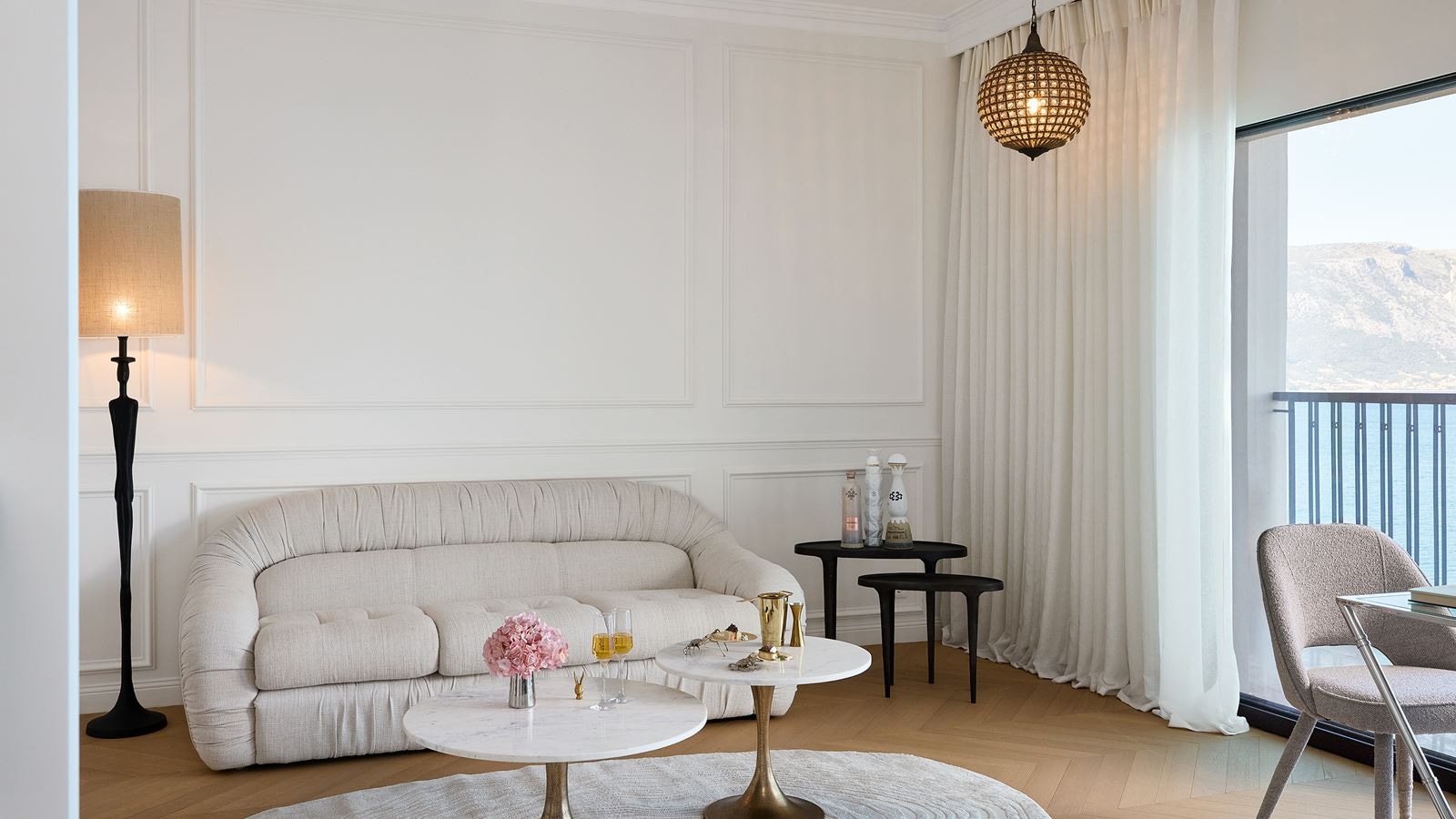 rooms-deluxe-suite-sea-view