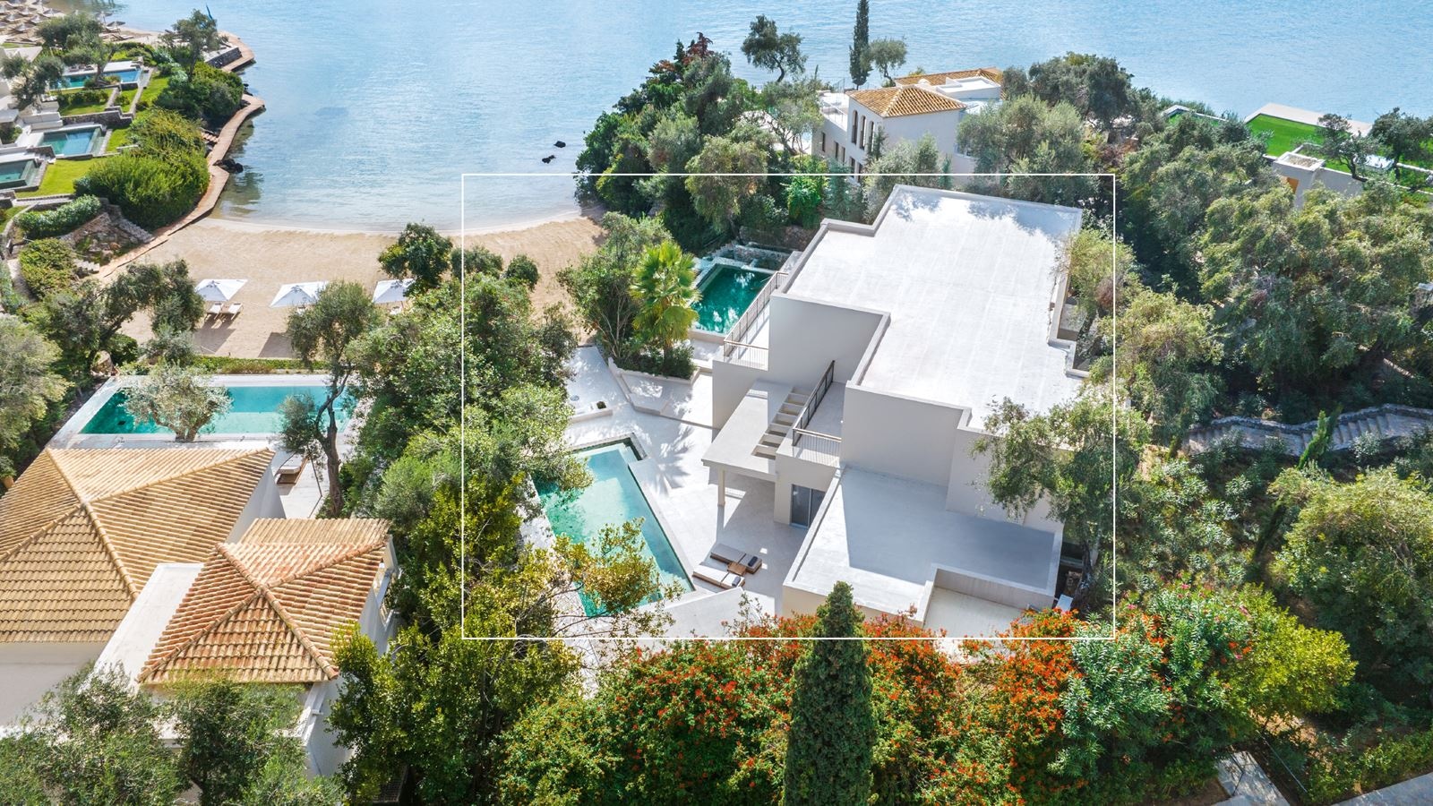 rooms-6bedroom-beachfront-villa-private-pools