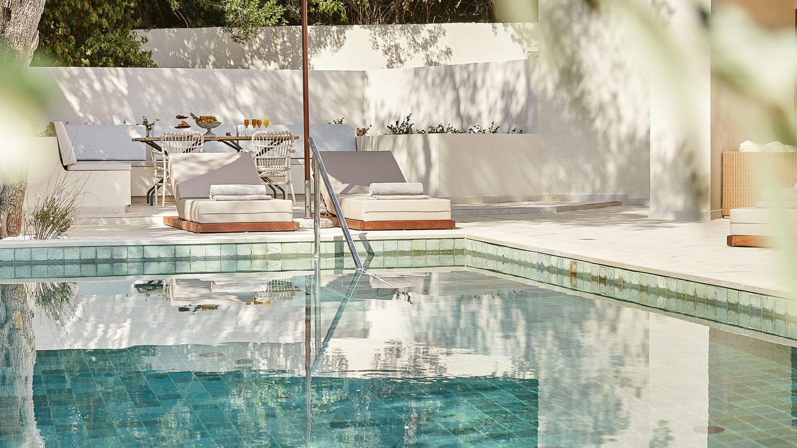 rooms-3bedroom-beachfront-villa-private-pool