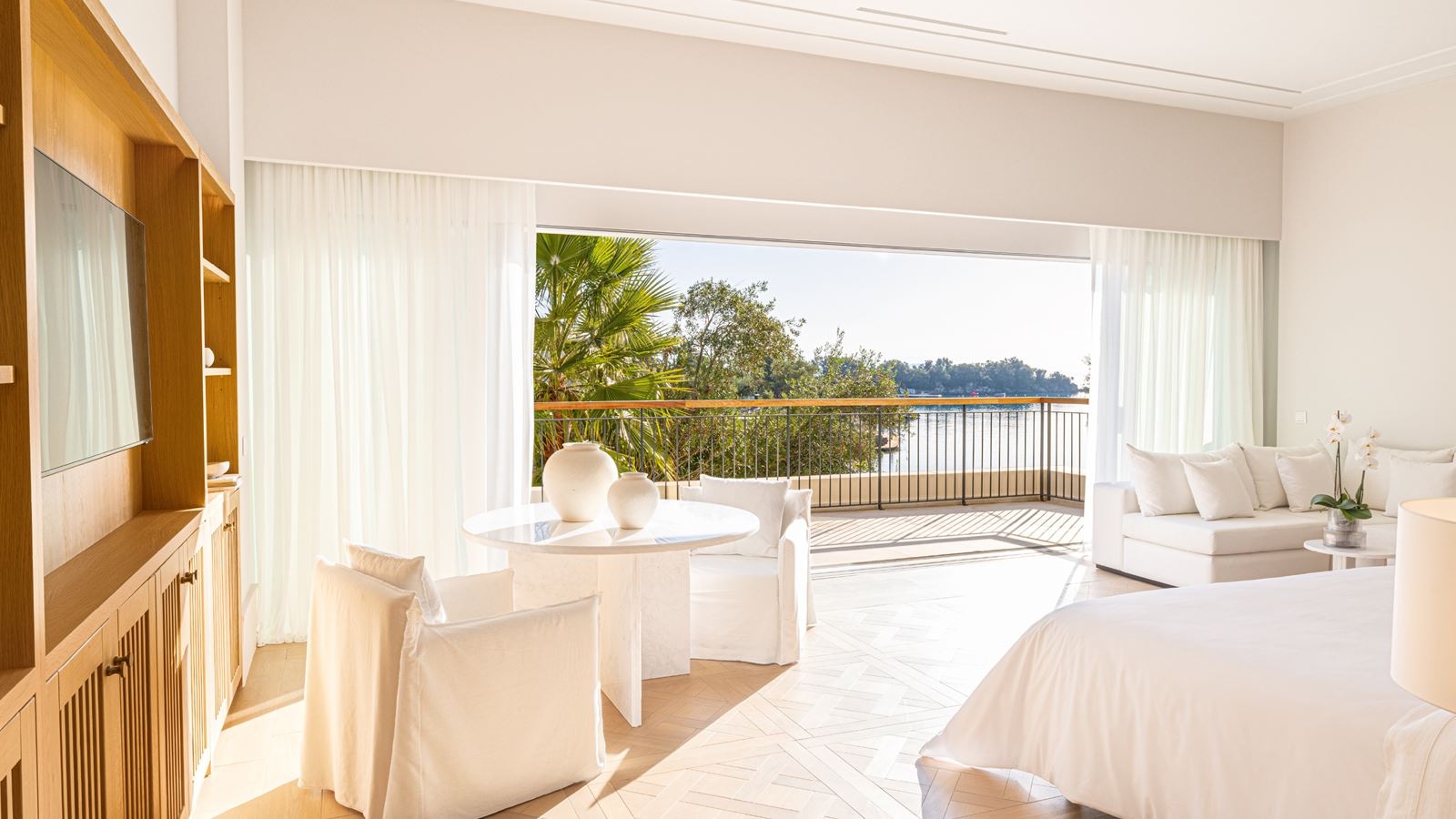 rooms-dream-villa-beachfront-private-pool-2-bedroom-+-1-master