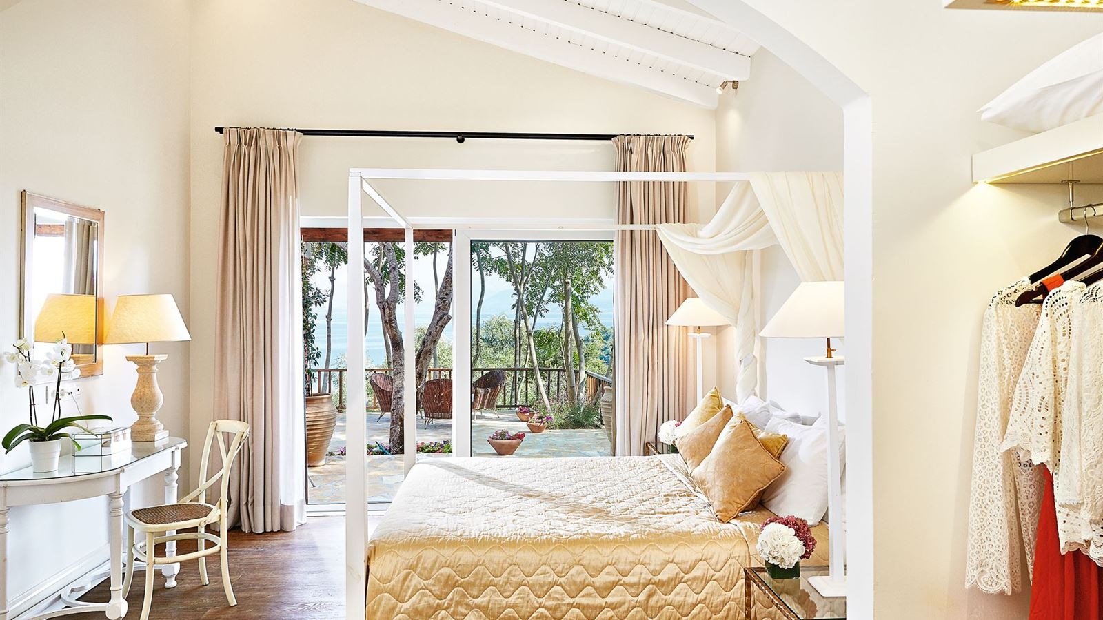 rooms-dream-villa-2-bedrooms-private-garden-sea-view