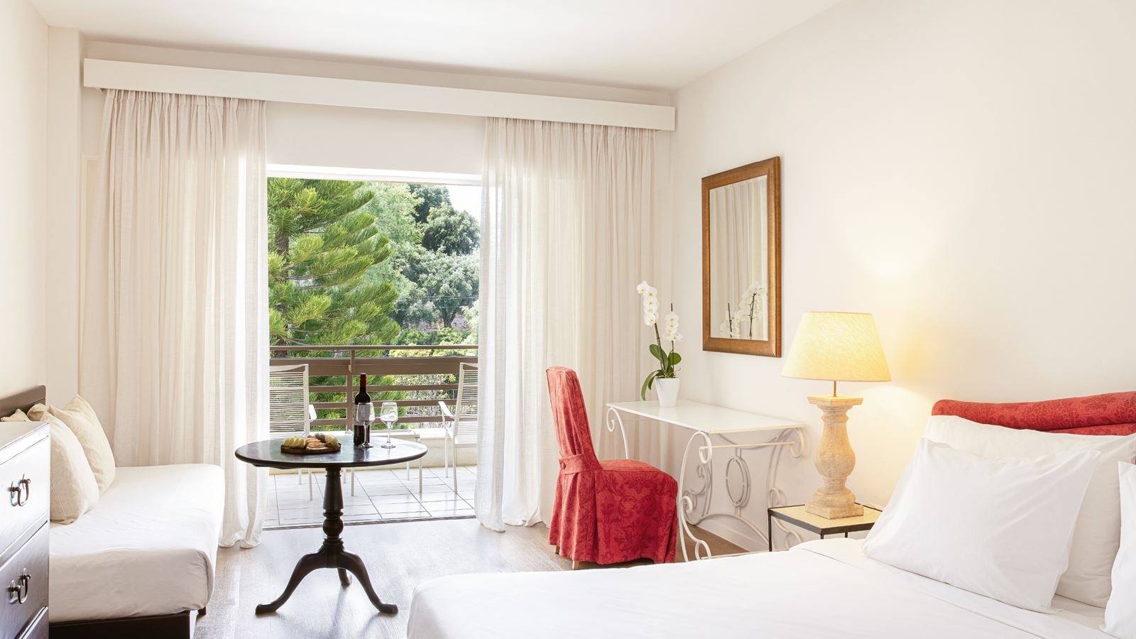 rooms-room-superior-garden-view-private-balcony