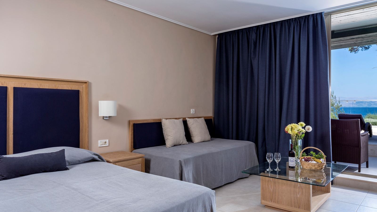 rooms-double-main-building-or-bungalow-sea-view