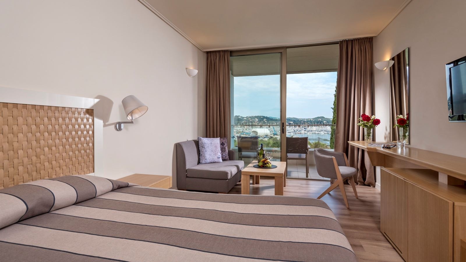 rooms-single-main-building-bay-view