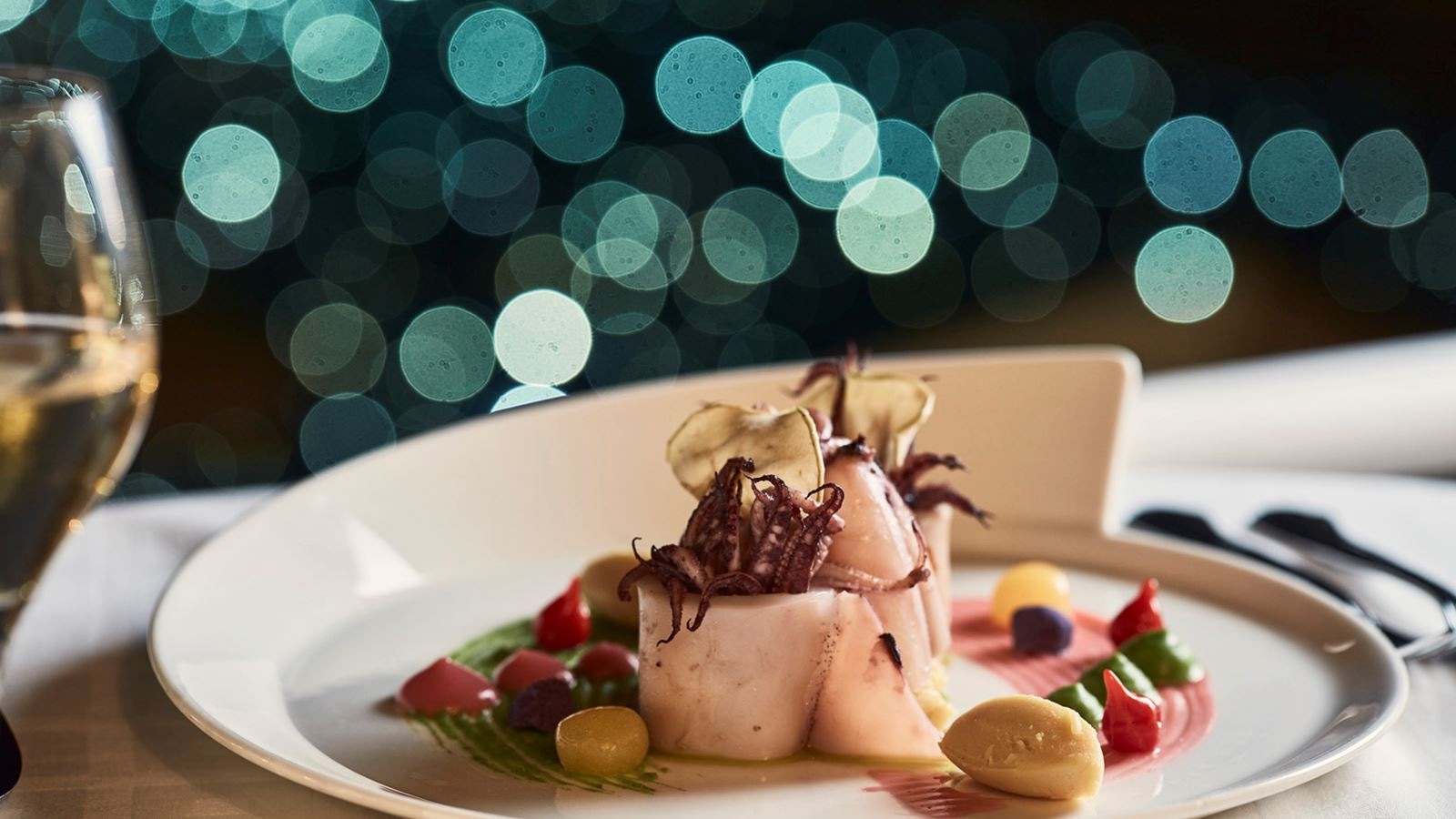 restaurants-asterias-fine-dining