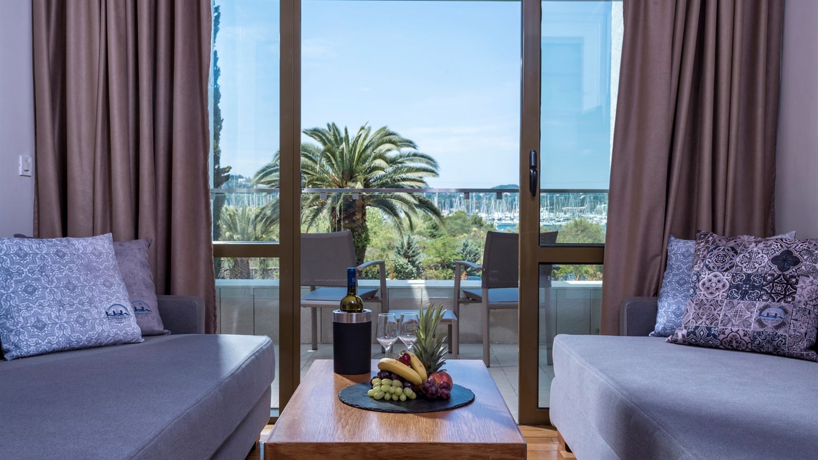 rooms-family-room-garden-view-main-building-or-bungalow