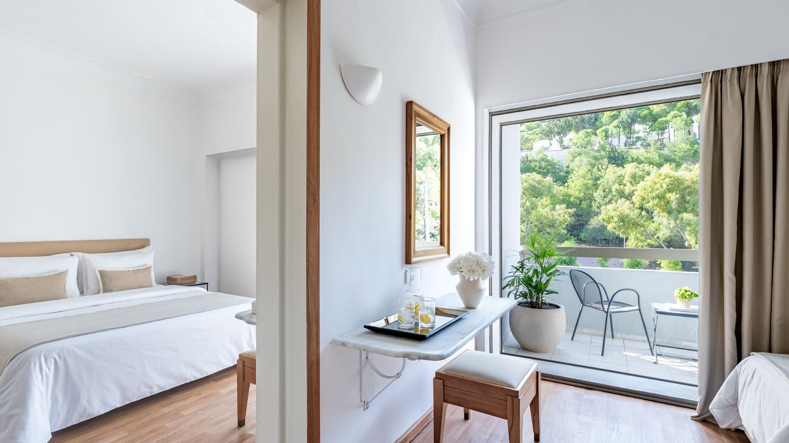 rooms-premier-family-guestroom-inland-view