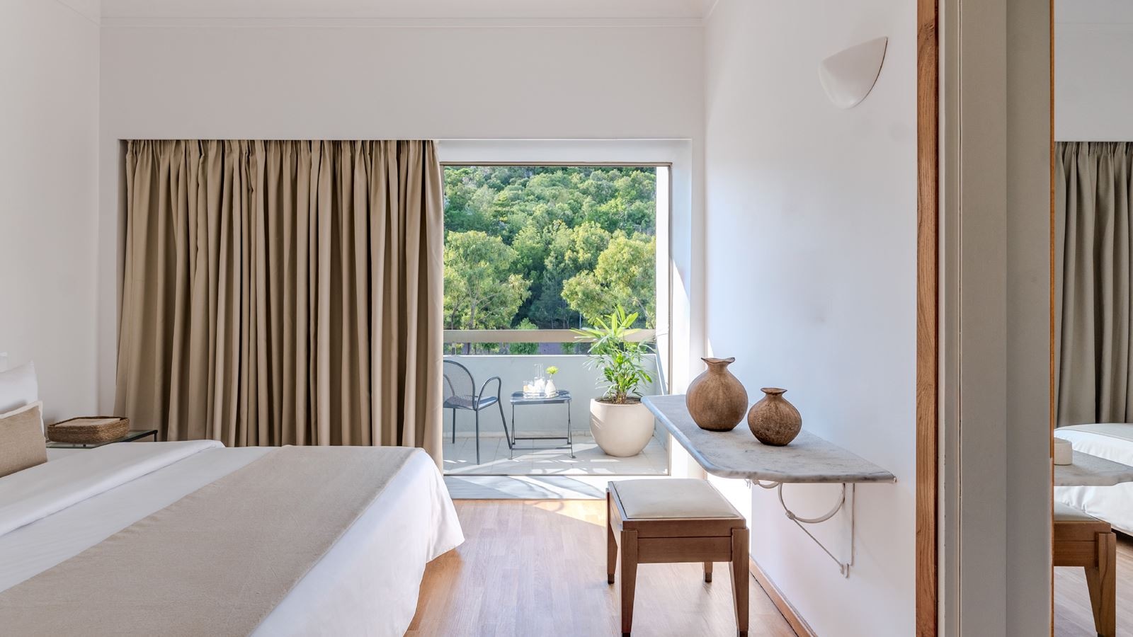 rooms-premier-family-guestroom-inland-view