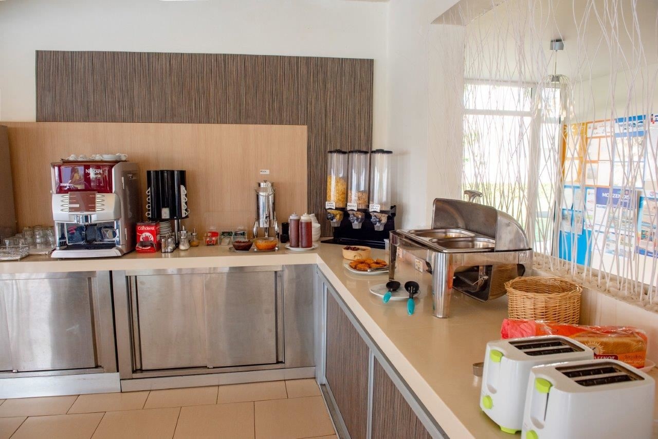 restaurants-restaurant