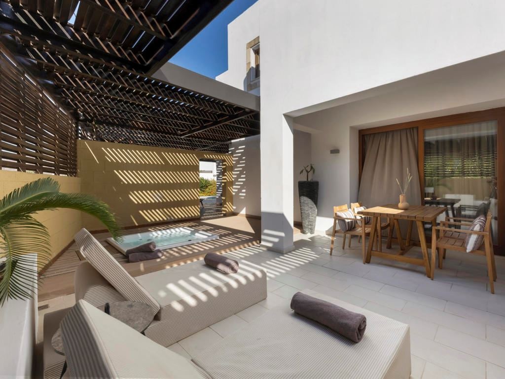 rooms-tropical-bungalow-suite-with-private-pool