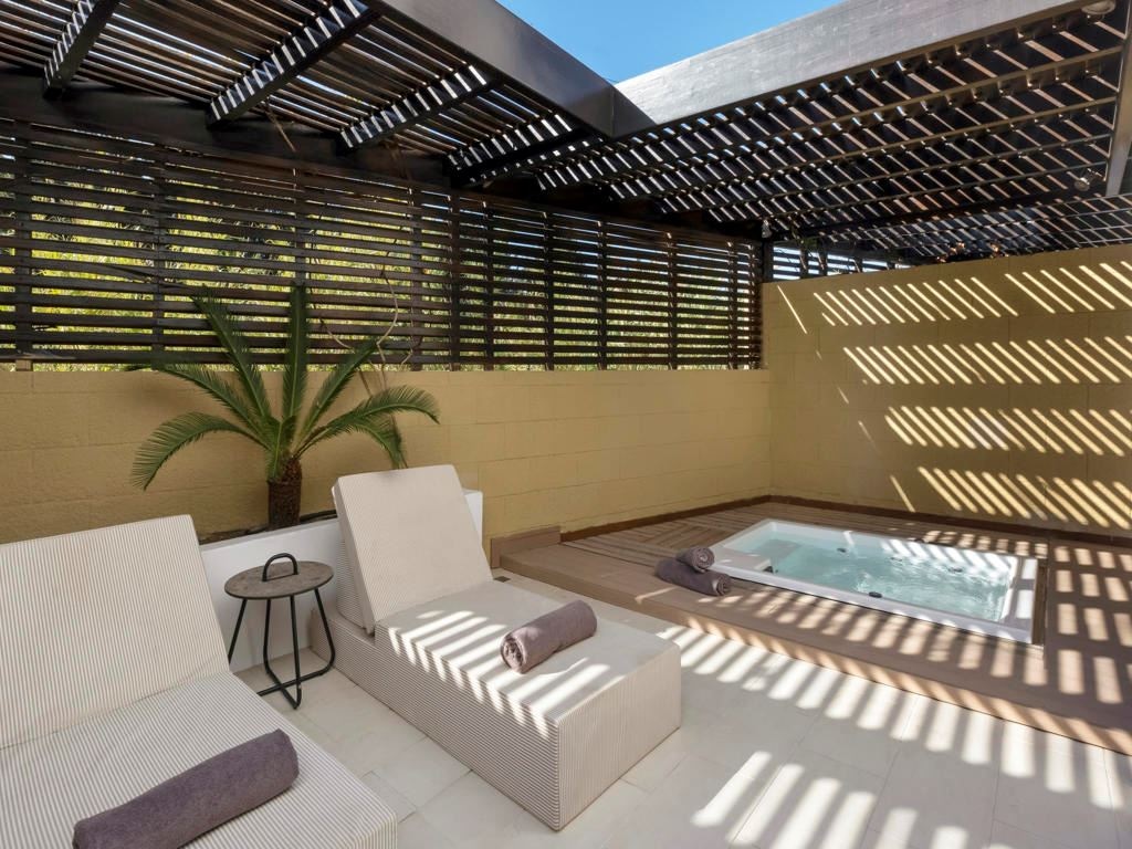 rooms-tropical-bungalow-suite-with-private-pool