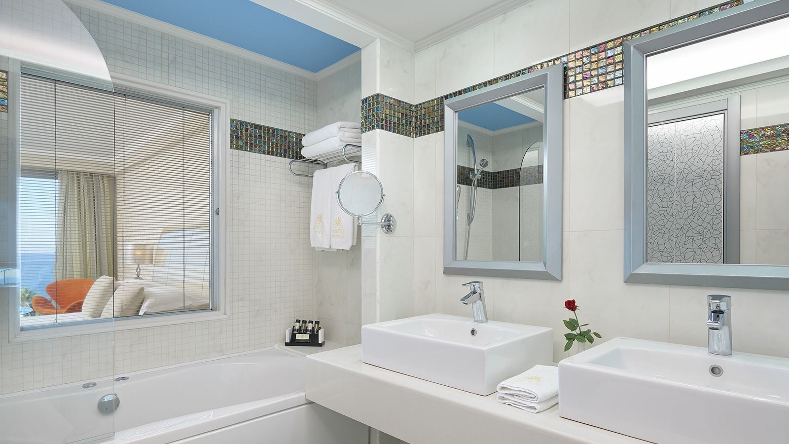 rooms-superior-family-suite-sea-view