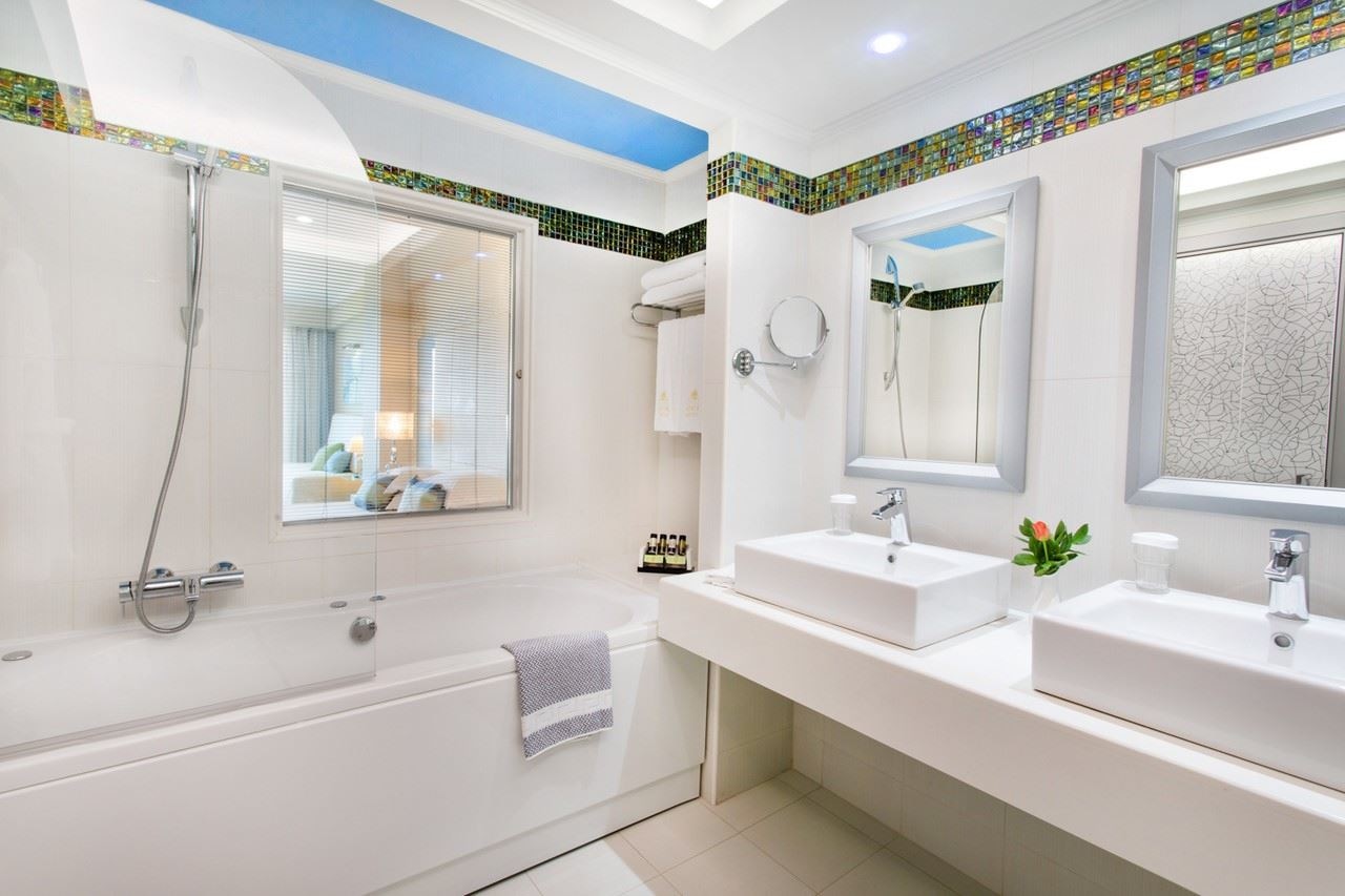 rooms-executive-family-suite-sea-view-with-personal-pool-signature-collection