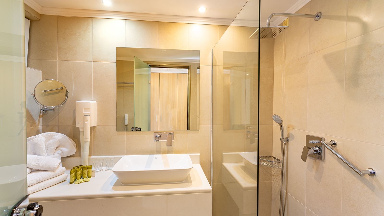 rooms-superior-bungalow-garden-view-balcony-or-terrace-3-pax