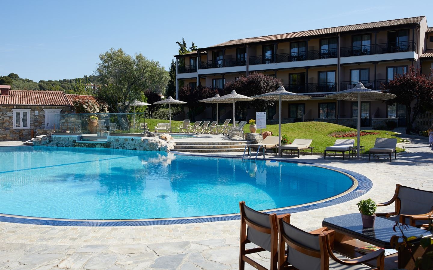 pools-outdoor-pool