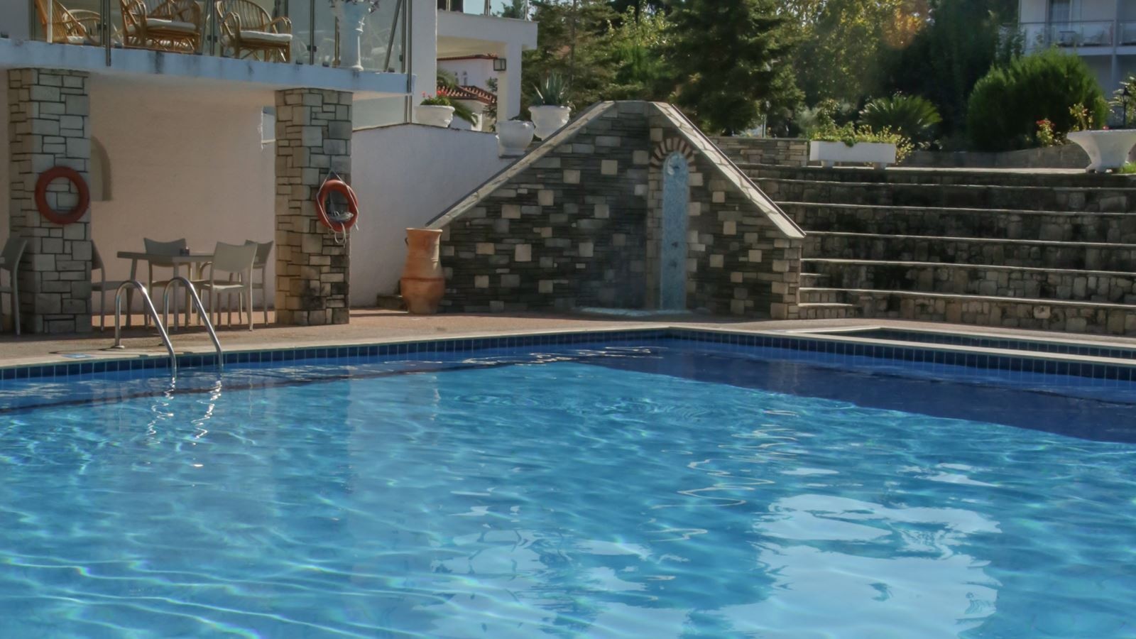 restaurants-pool-bar-panorama